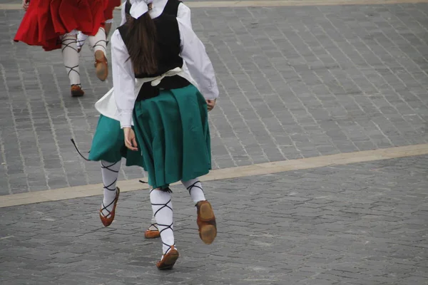 Halk Festivalinde Bask Dansı Sergisi — Stok fotoğraf