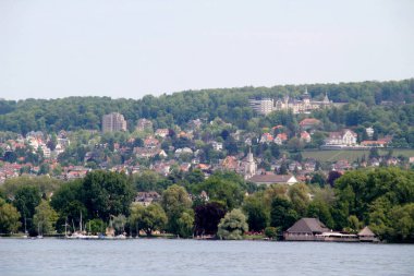 Zürih 'in banliyölerindeki İsviçre alp manzarası
