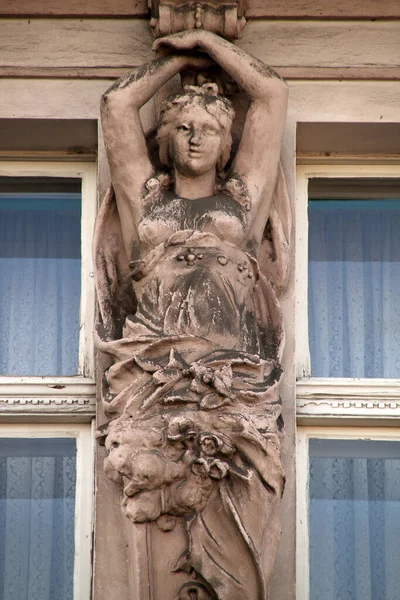 Статуя Дворце Праги — стоковое фото