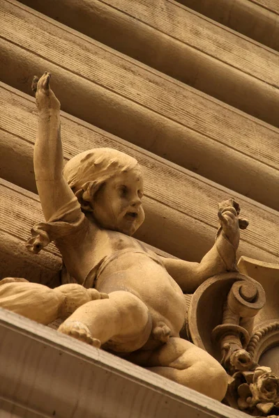 Statue Einem Prager Palast — Stockfoto