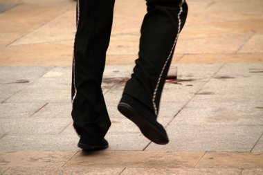 Sokak halk festivalinde Bask dansı