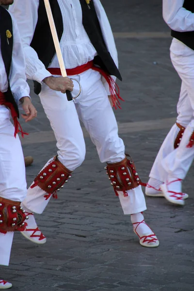 Bir Sokak Festivalinde Bask Halk Dansı Sergisi — Stok fotoğraf