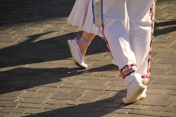 Bir Sokak Festivalinde Bask Halk Dansı Sergisi — Stok fotoğraf