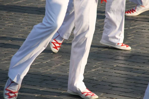 Bir Sokak Festivalinde Bask Halk Dansı Sergisi — Stok fotoğraf