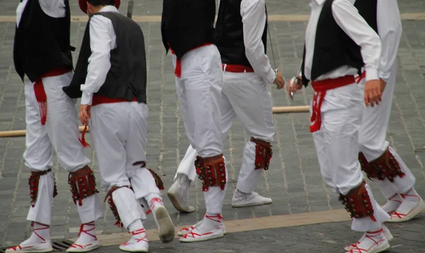 Bir Sokak Festivalinde Bask Halk Dansı Sergisi — Stok fotoğraf