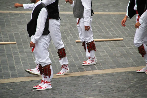 Bir Sokak Festivalinde Bask Halk Dansı Sergisi — Stok fotoğraf