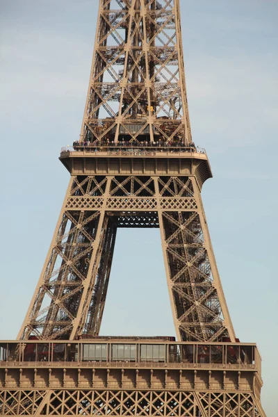 Фрагмент Ейфелевої Вежі Парижі — стокове фото