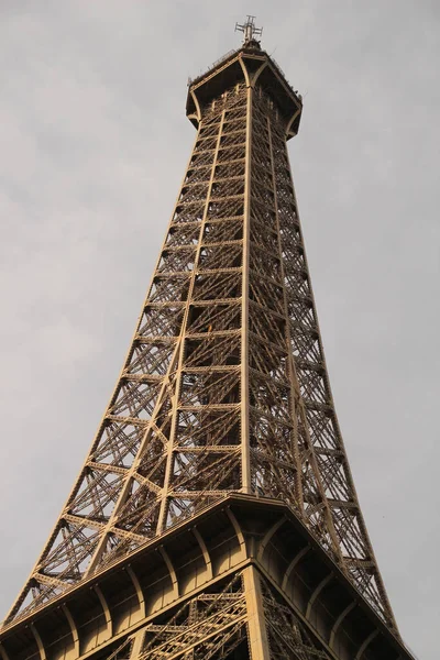 Λεπτομέρεια Του Πύργου Του Άιφελ Στο Παρίσι — Φωτογραφία Αρχείου