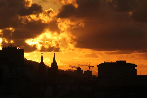 Akşamları Bilbao Nun Silüeti — Stok fotoğraf