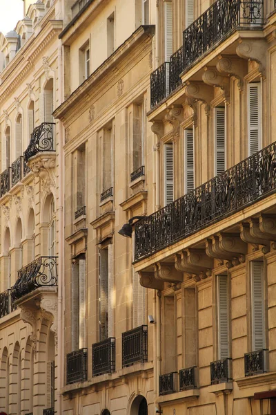 Будівля Центрі Парижа — стокове фото