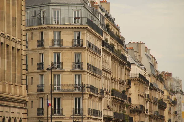 Paris Şehir Merkezinde Bir Bina — Stok fotoğraf