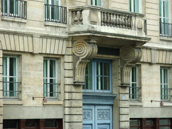 Fasad Klassisk Lägenhetskvarter Paris — Stockfoto