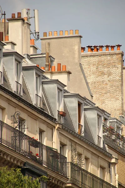 Paris Klasik Bir Apartman Binasının Cephesi — Stok fotoğraf