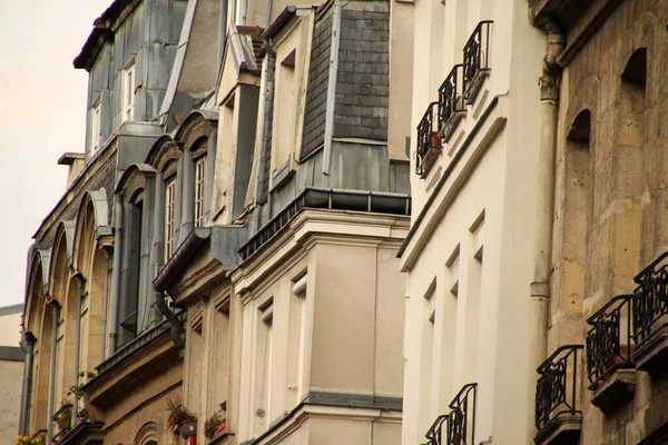 Paris Klasik Bir Apartman Binasının Cephesi — Stok fotoğraf