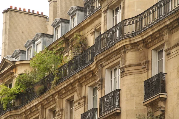 Paris Klasik Bir Apartman Binasının Cephesi — Stok fotoğraf