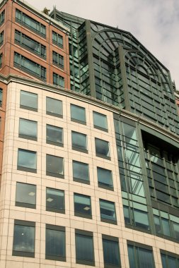 Londra şehir merkezinde bir bina.