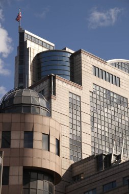 Londra şehir merkezinde bir bina.