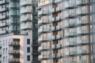 Londra şehir merkezinde bir bina.