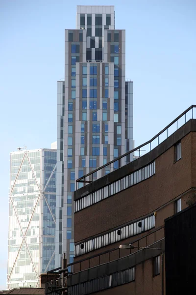Londra şehir merkezinde bir bina.