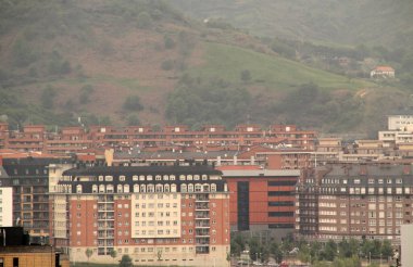 Bir tepeden Bilbao manzarası