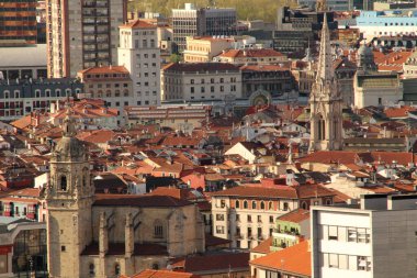 Bir tepeden Bilbao manzarası