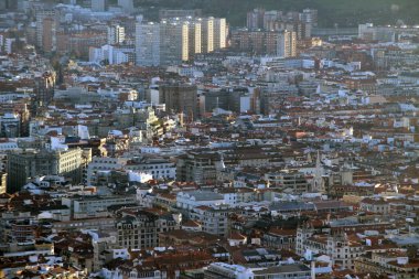 Bir tepeden Bilbao manzarası
