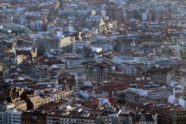 Bir tepeden Bilbao manzarası