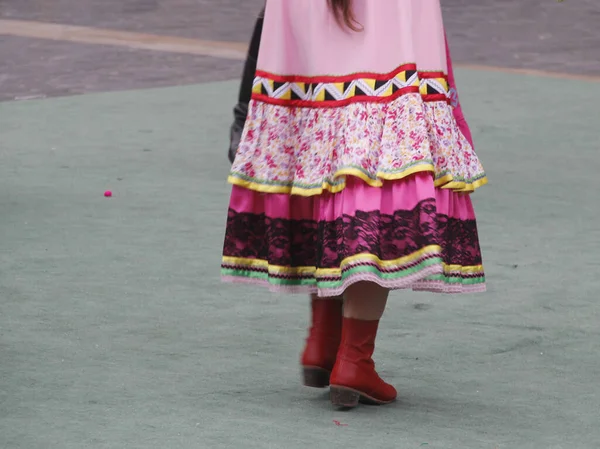 ストリートフェスティバルでロシアの民俗舞踊 — ストック写真