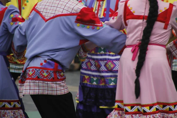 Russischer Volkstanz Auf Einem Straßenfest — Stockfoto