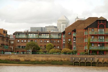 Londra şehir merkezinde bir bina.