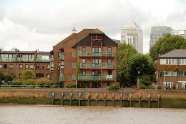 Londra şehir merkezinde bir bina.