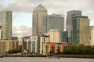 Londra şehir merkezinde bir bina.