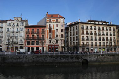 Bilbao mahallesinde bir bina.