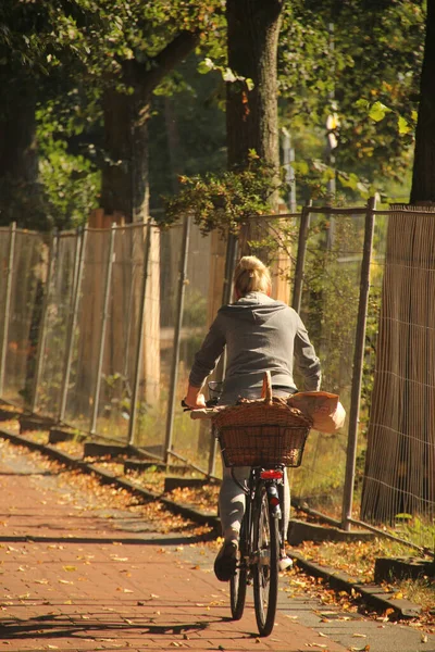 Riding Bike Urban Environment — Stock Photo, Image