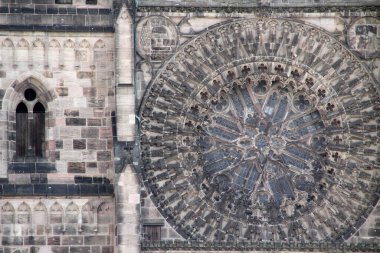 Eski Nuremberg kasabasının mimarisi.