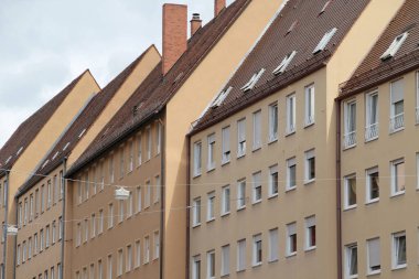 Eski Nuremberg kasabasının mimarisi.