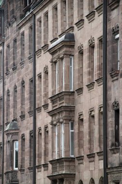 Eski Nuremberg kasabasının mimarisi.