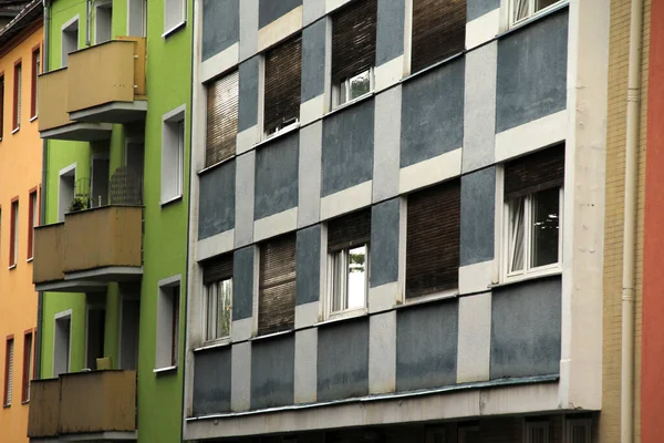纽伦堡一个公寓大楼的立面 — 图库照片