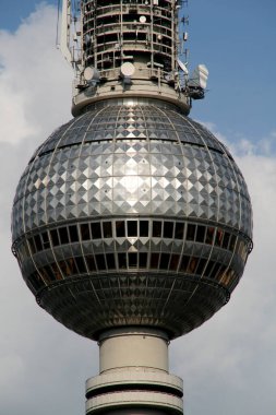 Alexanderplatz 'daki Berlin TV Kulesi