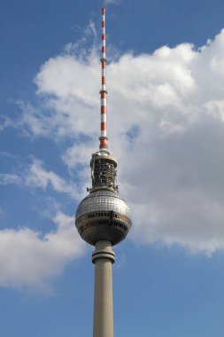 Alexanderplatz 'daki Berlin TV Kulesi