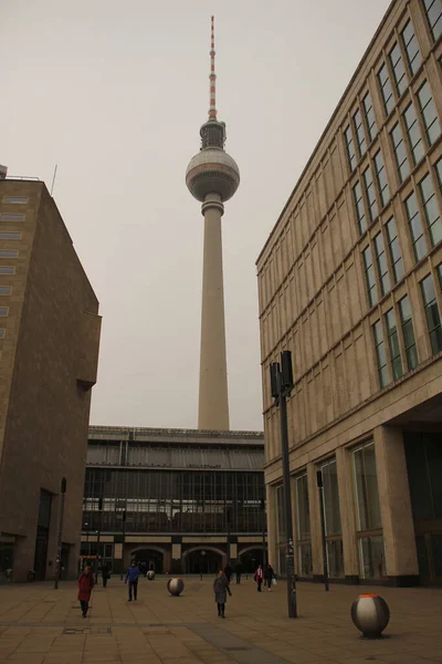 Berliner Fernsehturm Alexanderplatz — Stockfoto