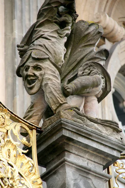 Скульптура Фасаде Здания Берлине — стоковое фото
