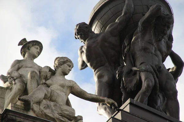 Скульптура Фасаді Будинку Берліні — стокове фото