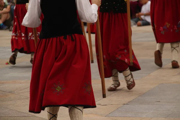 Geleneksel Bask Dansı Sokak Festivalinde — Stok fotoğraf