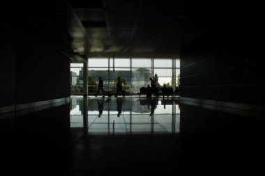 Uluslararası bir havaalanında terminal