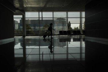 Uluslararası bir havaalanında terminal