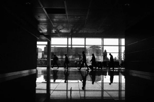 Terminal Auf Einem Internationalen Flughafen — Stockfoto