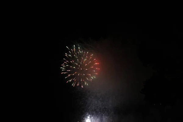 夜の花火大会 — ストック写真