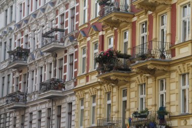 Berlin şehir merkezinde apartman blokları