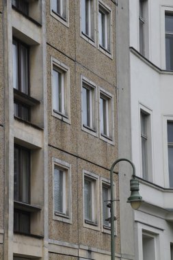 Berlin şehir merkezinde apartman blokları